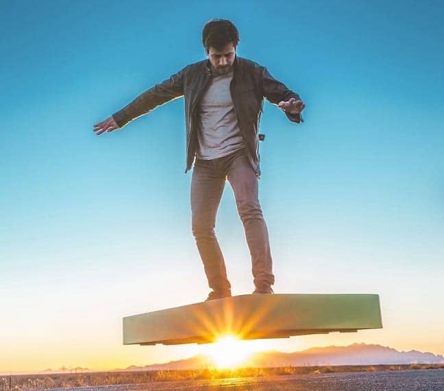 ArcaBoard Hoverboard Hovering