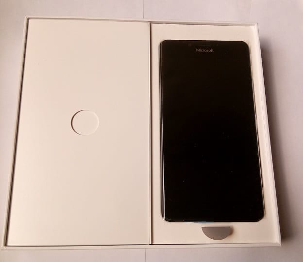 Microsoft Lumia 950 first view