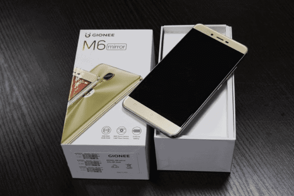 Unboxing the Gionee M6 Mirror