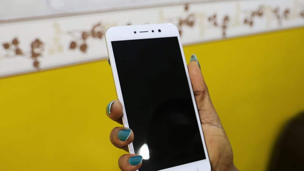 Gionee A1 Lite in Hand