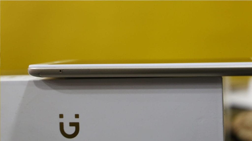 Gionee A1 Lite left side showing the SIM tray