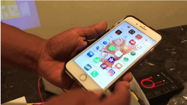 Connect your Smartphone to Projector