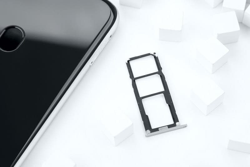 Umidigi A3 SIM and memory card tray