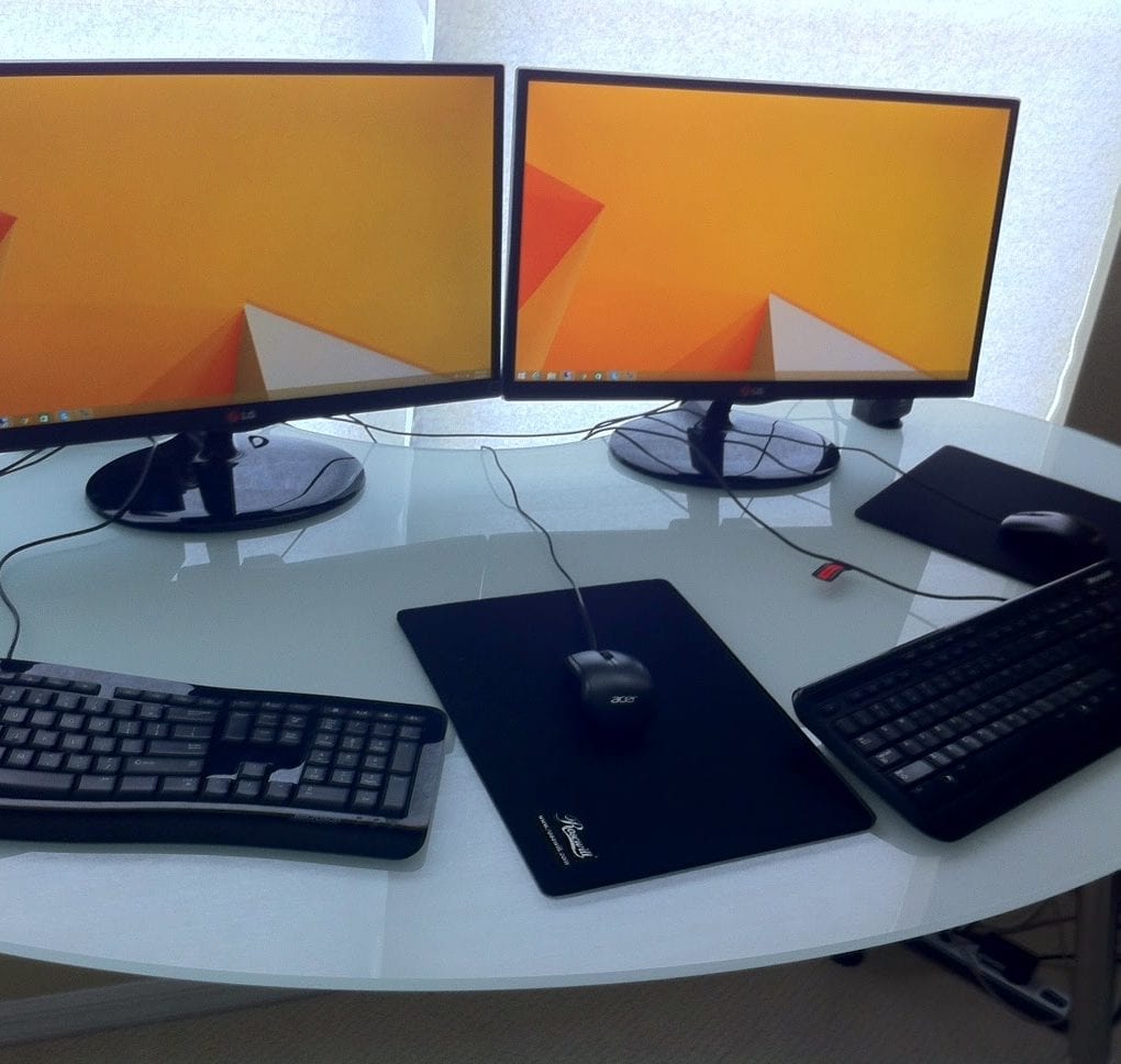 The Best Programmer's Setup Desk
