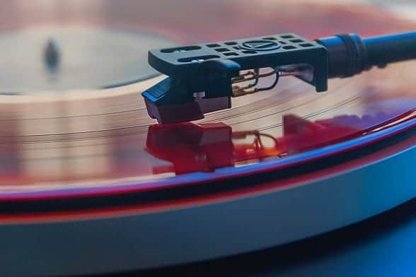 10 Reasons to consider Vinyl Music Listening