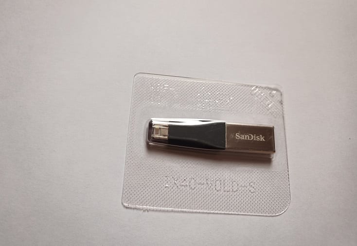 SanDisk iXpand Mini 120GB in Tranparent Seal