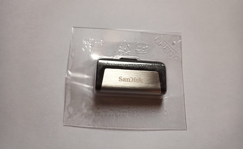 Dual Drive USB Type C Flash Drive in Transperant Seal