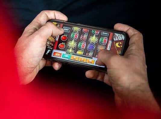 How I Started Playing Mobile Casino Games During My Daily Commute Playing Mobile Casino Games