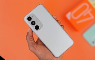 Tecno Spark 40 Pro+ in hand